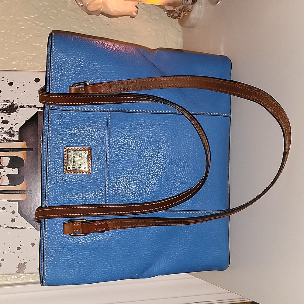 Dooney & Bourke pebble leather medium Lexington shopper, in Jean & red i…